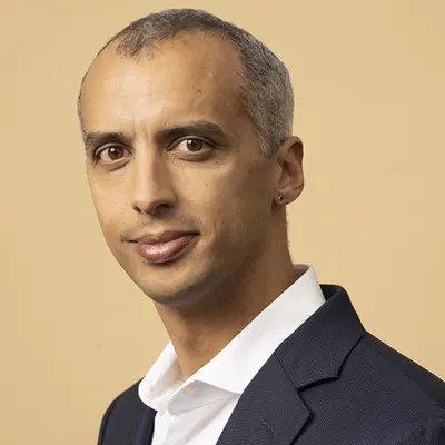 Portræt af Mattias Tesfaye